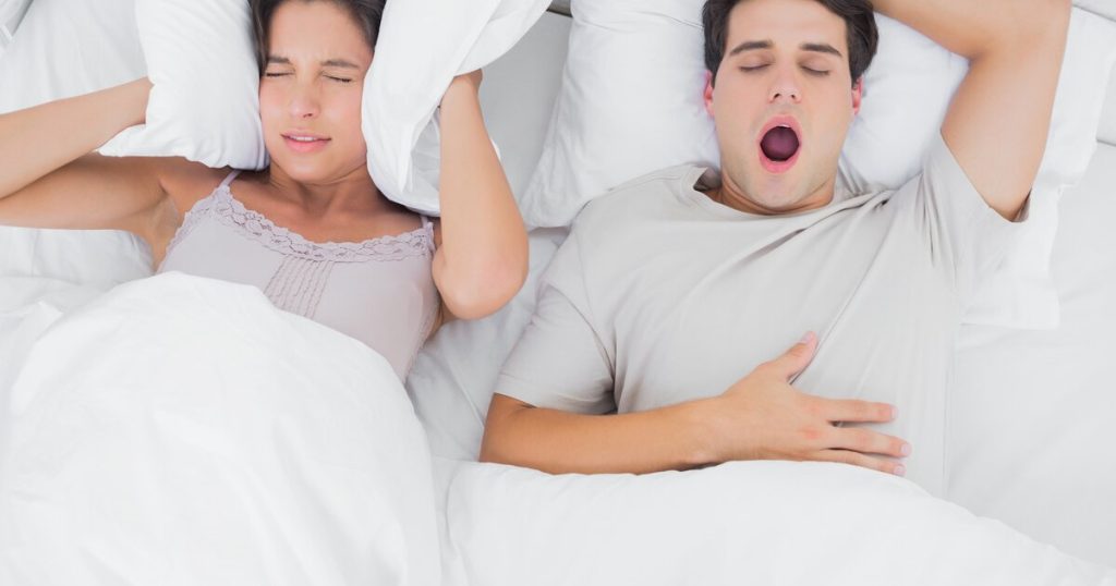 Spať v samostatných izbách – trend, ktorý mení život páru