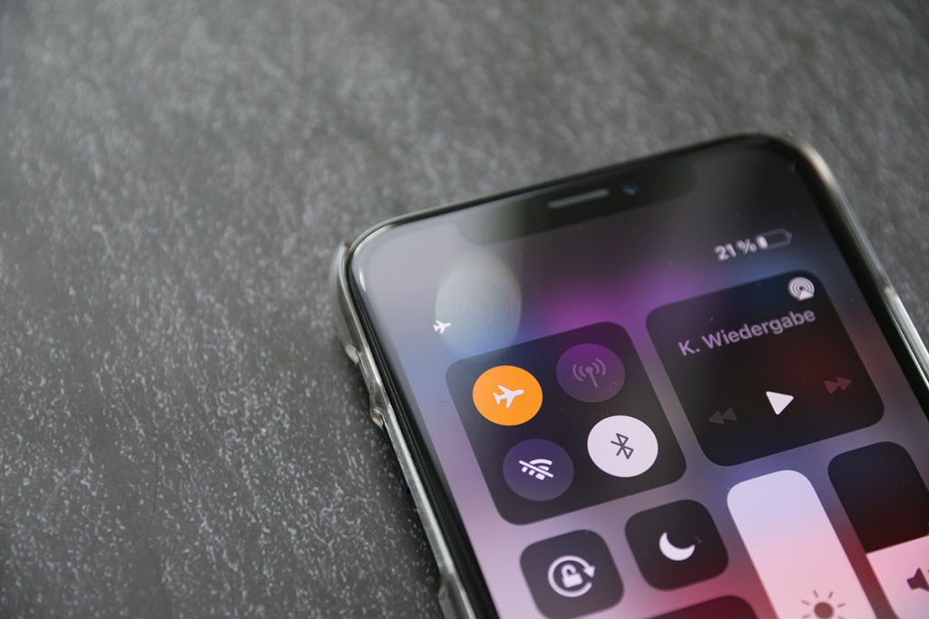 Prečo zapínať režim „V lietadle“ pri nabíjaní mobilného telefónu